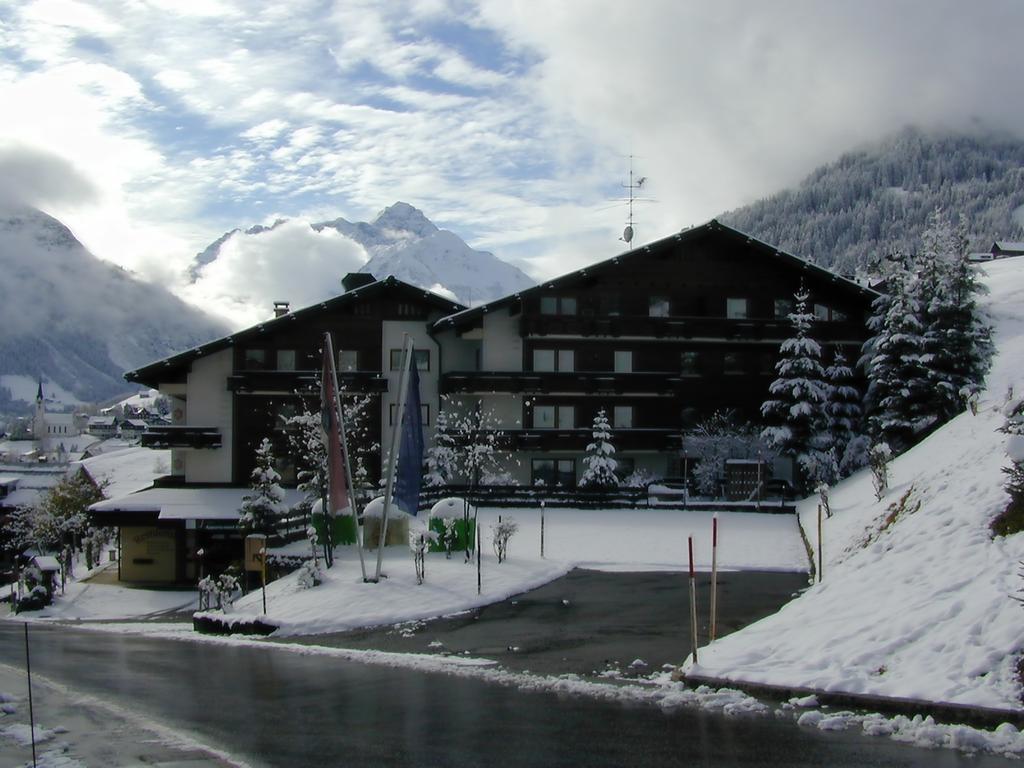 Suitehotel Kleinwalsertal Hirschegg  Екстериор снимка